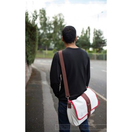 Assassin's-Creed---Laptop-Bag-by-Gaya-1