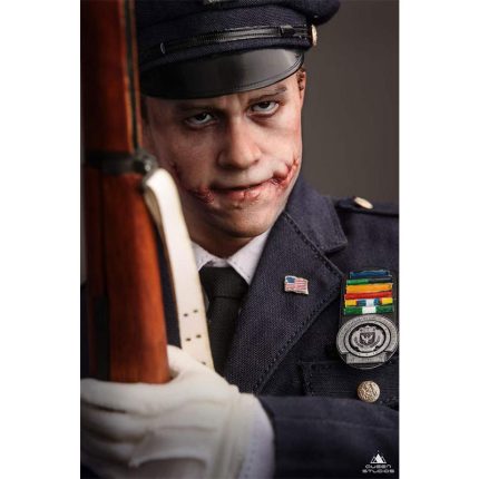 Queen-Studios-Joker-in-Police-Uniform-1-6-Scale-1