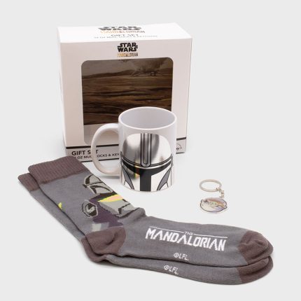 Star-Wars-Mandalorian-Gift-Set-CultureFly-1
